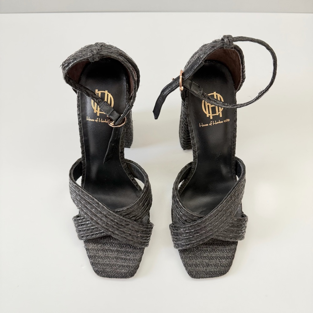 House of Harlow 1960 Textured Black Heels - Picture 5 of 9